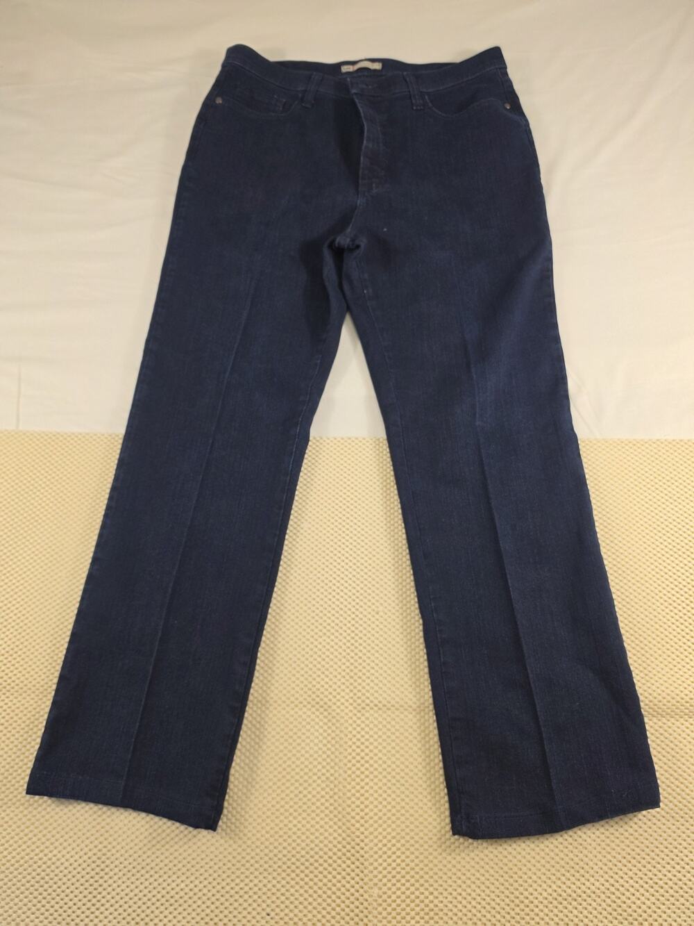 Lee Women's Classic Fit Straight Leg At The Waist Size 14 3505262
